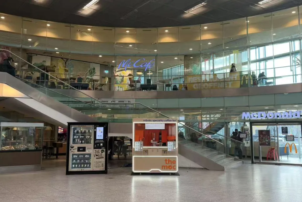 Roboter-Kaffeekiosk für Bahnhöfe: 24/7 unbesetzter Kaffeeverkauf